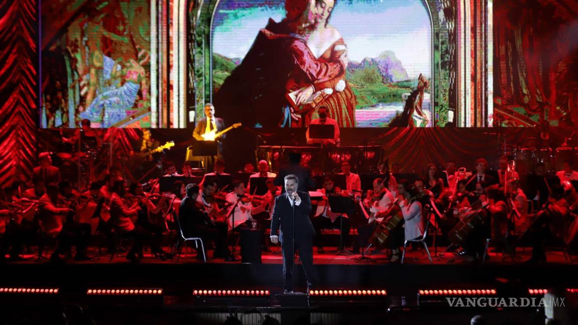 Una noche despiadadamente bella para el amor con Mijares en Saltillo