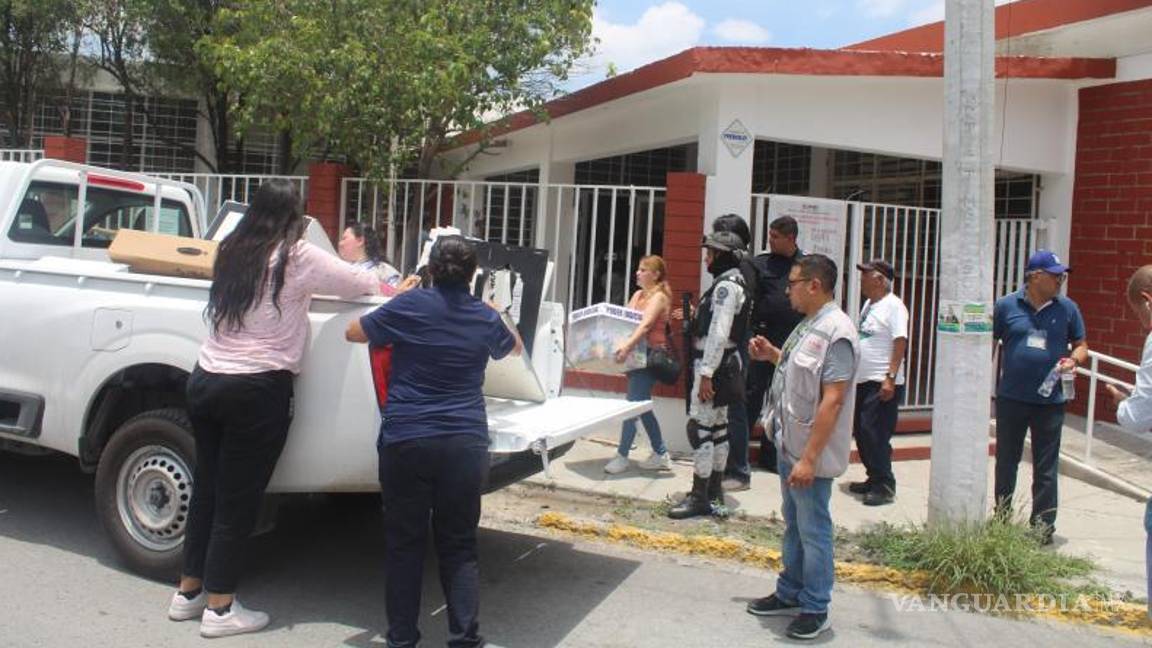 $!Guardia Nacional y Policía Municipal resguardaron el traslado de urnas tras el incidente en la casilla 897.