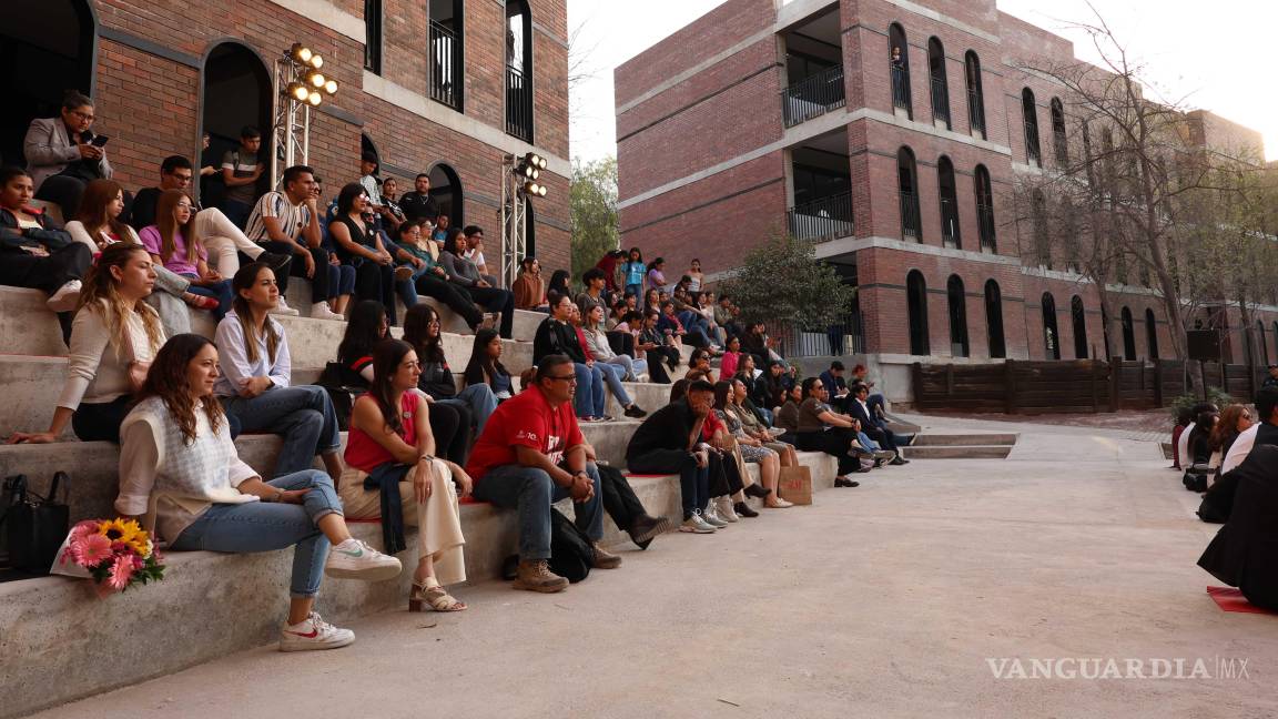 $!En el marco del Día Internacional de la Mujer, TEDx U Carolina Women destacó la importancia de cuestionar las estructuras de poder que perpetúan la violencia contra las mujeres, llamando a la reflexión sobre los avances y los desafíos del feminismo actual.