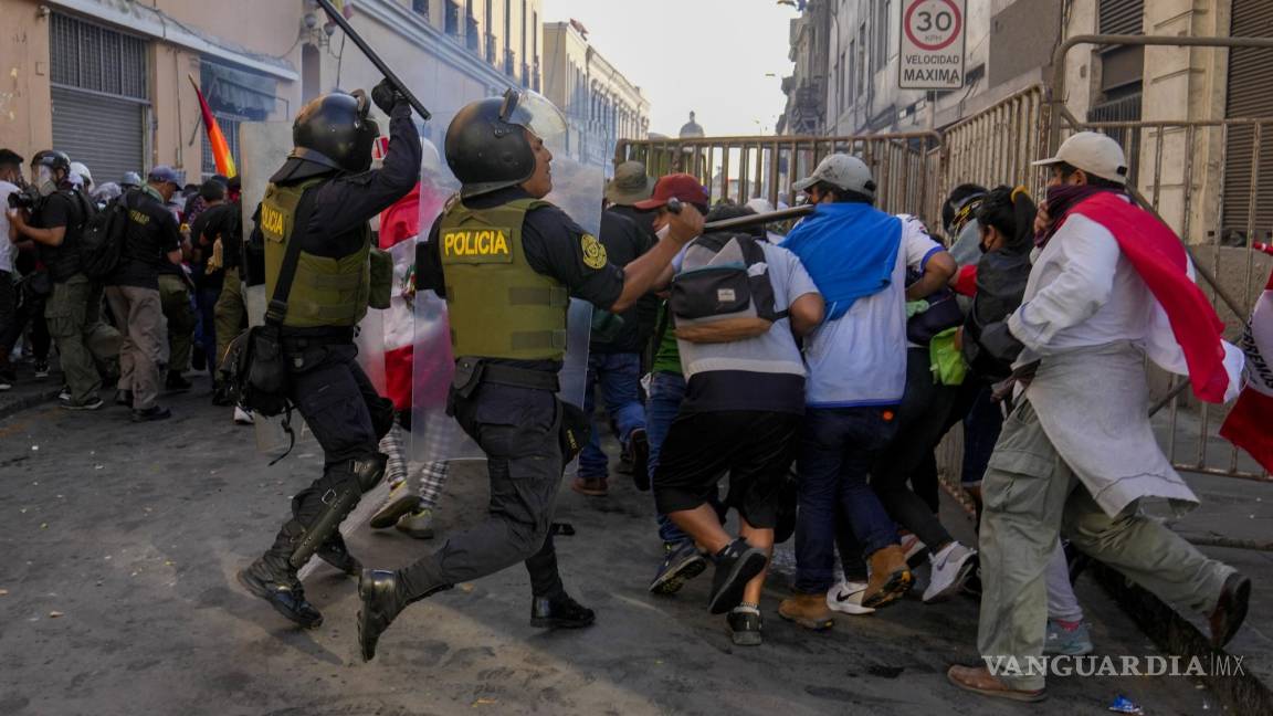 Perú busca elecciones adelantadas para apaciguar las protestas en las que han muerto 57 personas