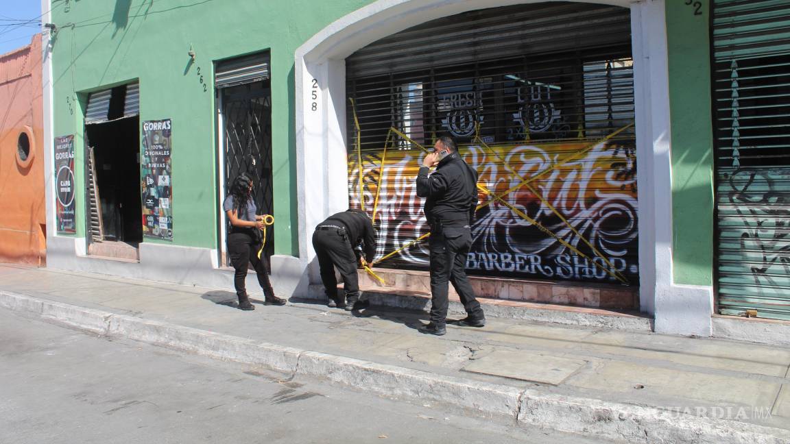 Hombre muere al interior de una barbería en Saltillo