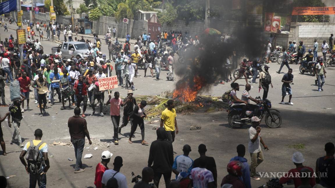 Disparos, gritos y bloqueos contra las crisis en Haití