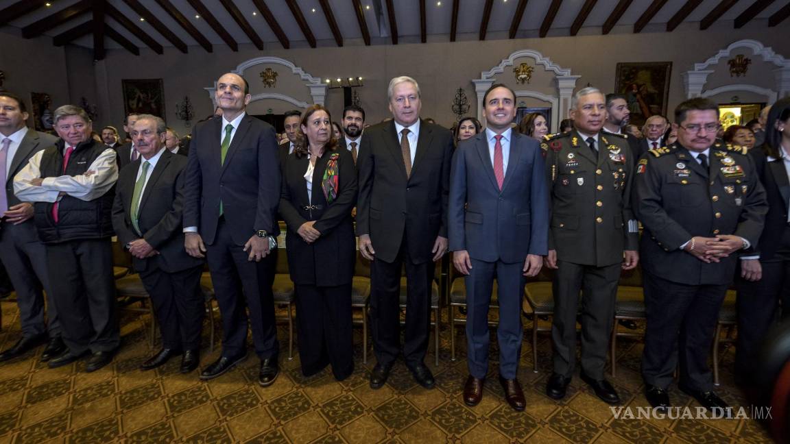 $!Javer Díaz, Rogelio Montemayor, Enrique Martínez, Jericó Abramo (de Izq. a der.), entre otras personalidades, acompañaron al Alcalde en su informe de gobierno.