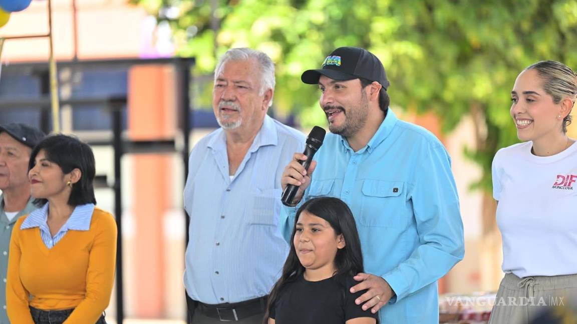 $!El alcalde Carlos Villarreal Pérez encabezó el inicio del programa PERAJ “Inspirando Futuros” en Monclova.