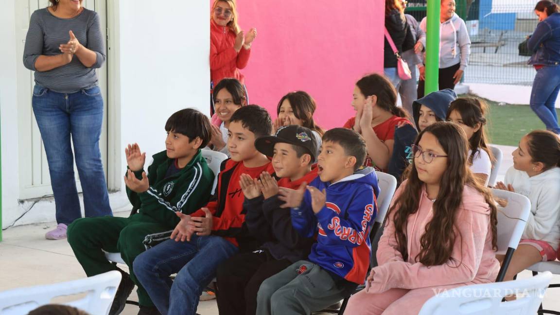 $!En la colonia Gustavo Espinoza Mireles, niñas y niños disfrutan de eventos completamente gratuitos.