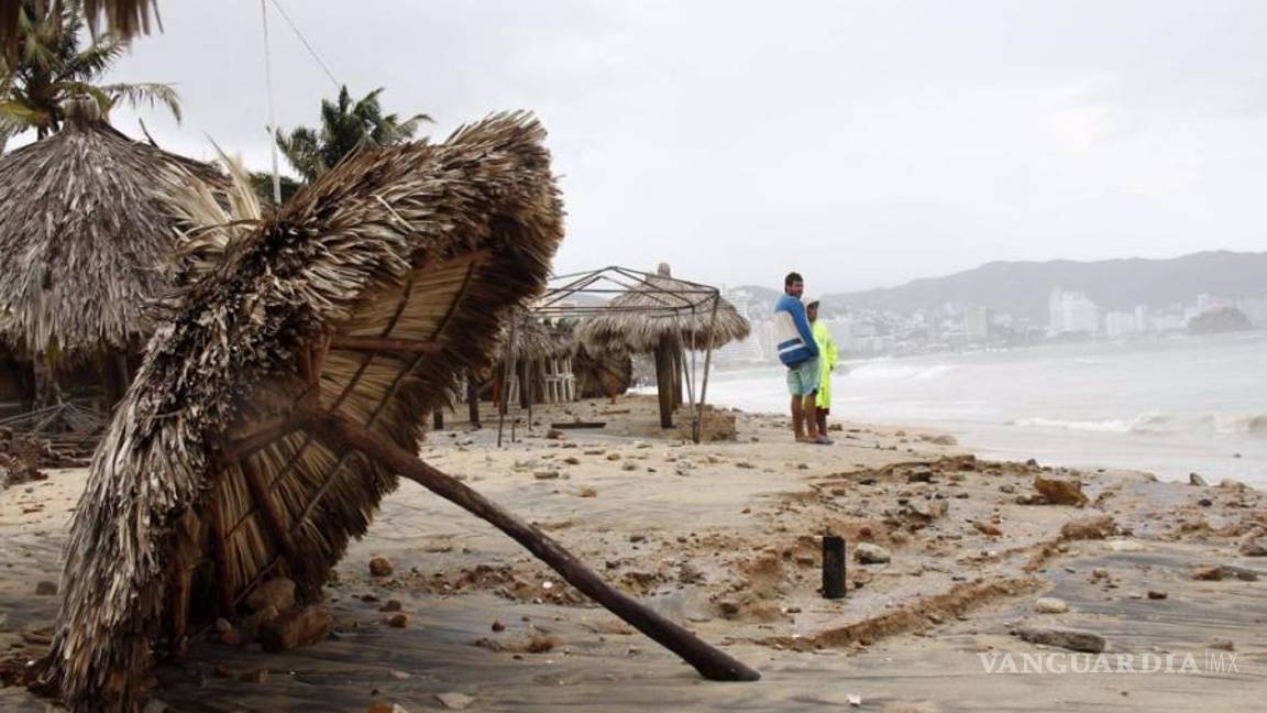 Tormenta tropical Kay ya es huracán categoría 1... golpeará con lluvias torrenciales, deslaves e inundaciones a 20 estados