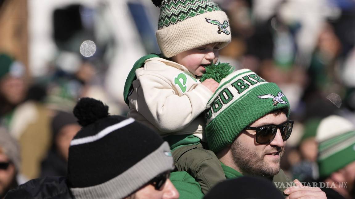 $!Fanáticos de todas las edades se dieron cita para celebrar a sus campeones.