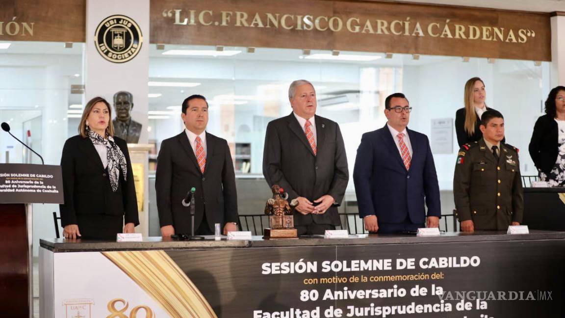 Cabildo de Saltillo conmemora 80 aniversario de Facultad de Jurisprudencia con sesión solemne