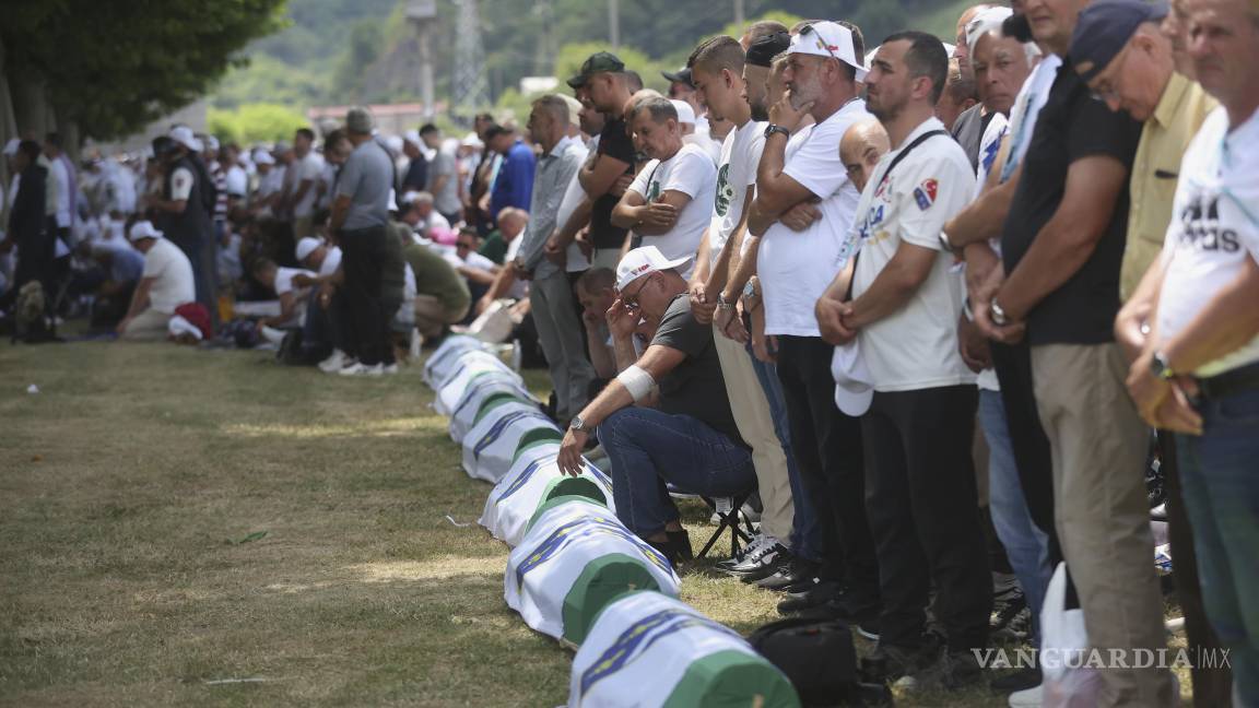 Miles se congregan en Srebrenica para conmemorar los 30 años del genocidio