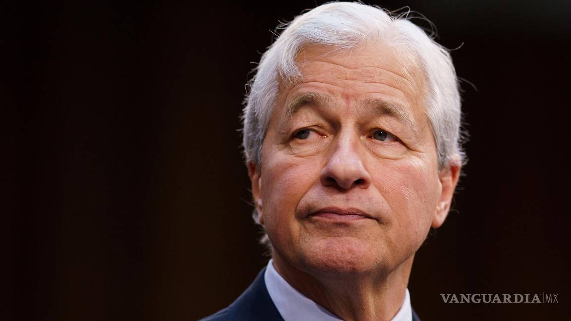 $!El presidente y director ejecutivo de JPMorgan Chase Jamie Dimon, advirtió que la política arancelaria de Trump, está provocando entorno geopolíticomás peligroso”.