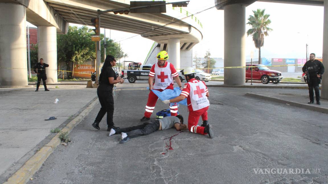 Hombre pierde la vida al saltar de un puente, en Saltillo