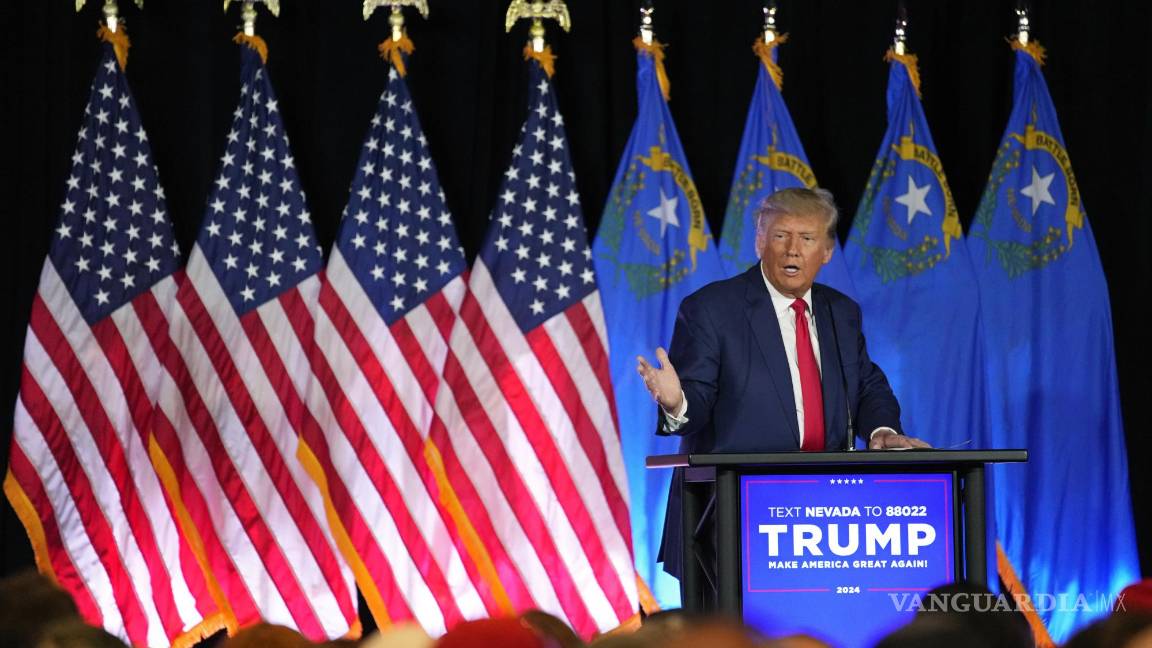 Pide Trump posponer caso por retener documentos clasificados