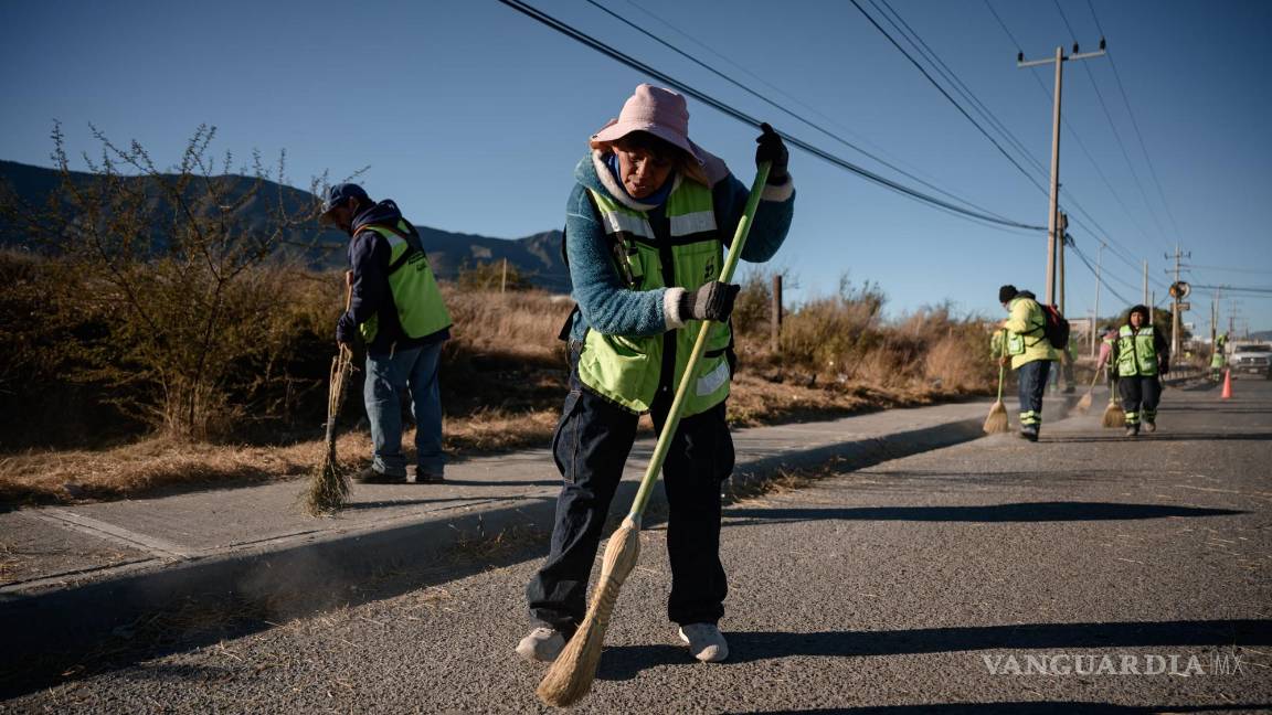 $!Los trabajos de limpieza abarcaron desde el bulevar Juan Navarro, en la colonia Fundadores, hasta Loma Linda.