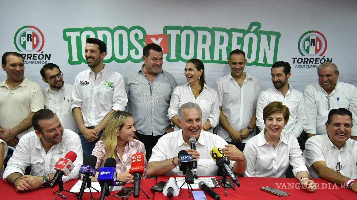 $!Eufórico, Román Cepeda dio a conocer la tendencia que lo pone arriba en el recuento.