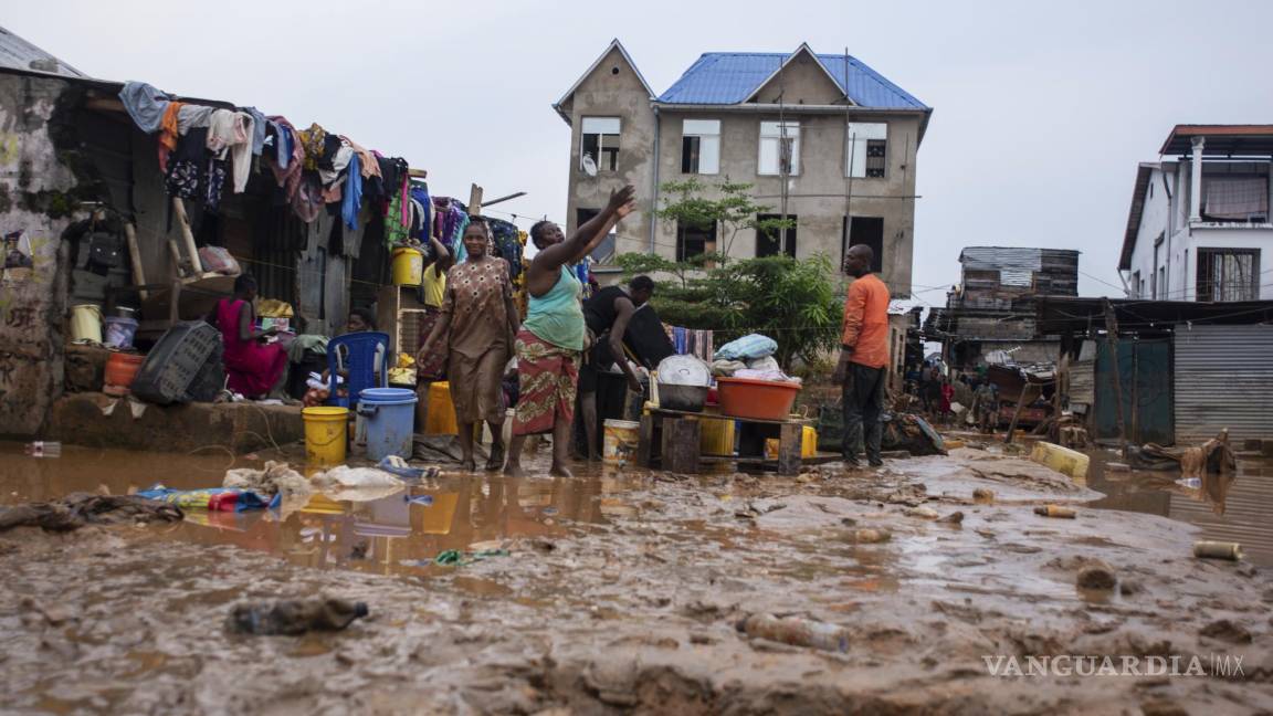 Fallecen decenas durante inundaciones en el Congo