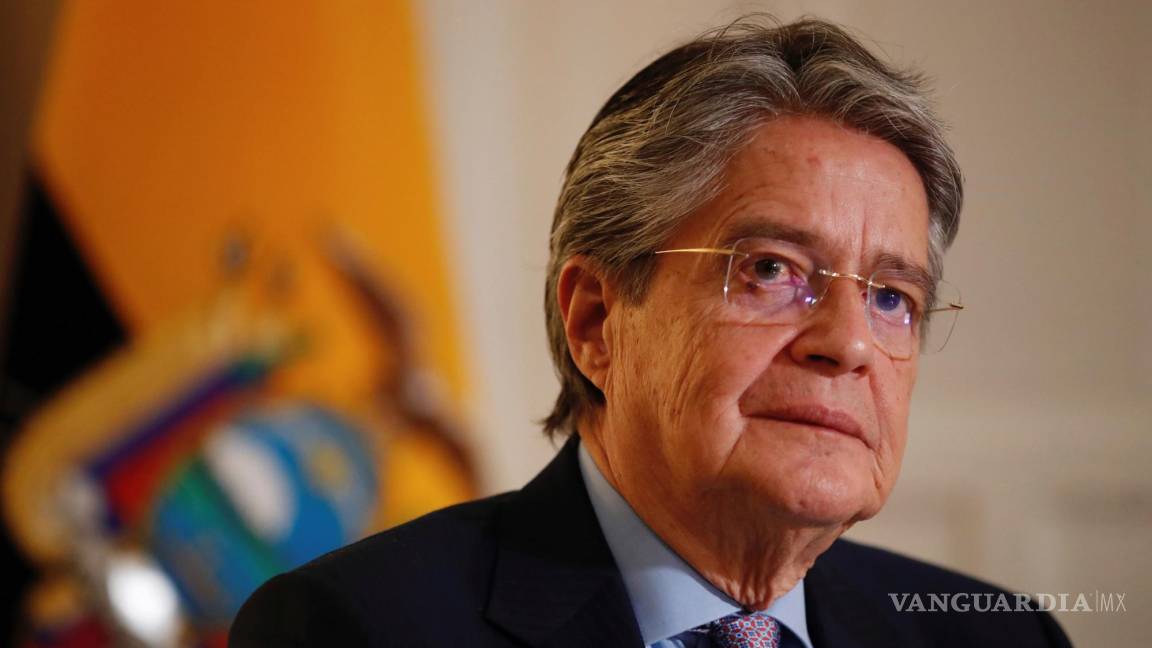 Presidente de Ecuador, en medio de su juicio político, disuelva a la Asamblea y convoca a elecciones