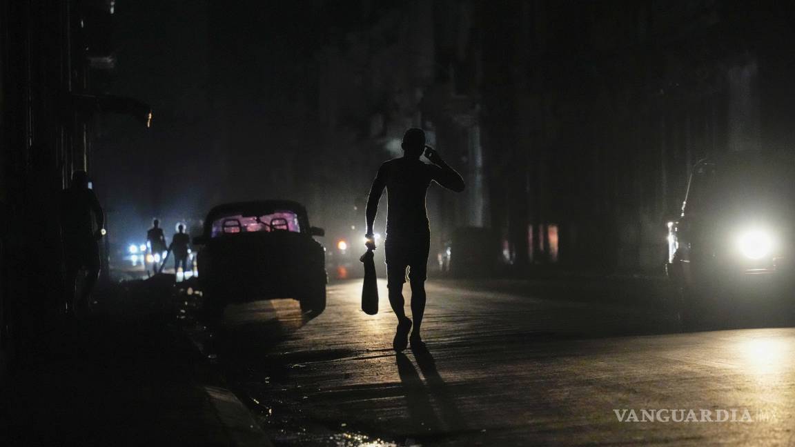 Cuba se mantiene sin solucionar apagón masivo; algunos lugares llevan más de 18 horas sin luz