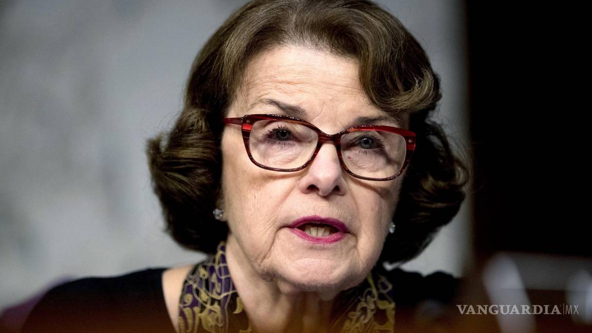 $!La senadora Dianne Feinstein en una audiencia del Subcomité sobre Crimen y Terrorismo del Comité Judicial del Senado, 31 de octubre de 2017 en el Capitolio.