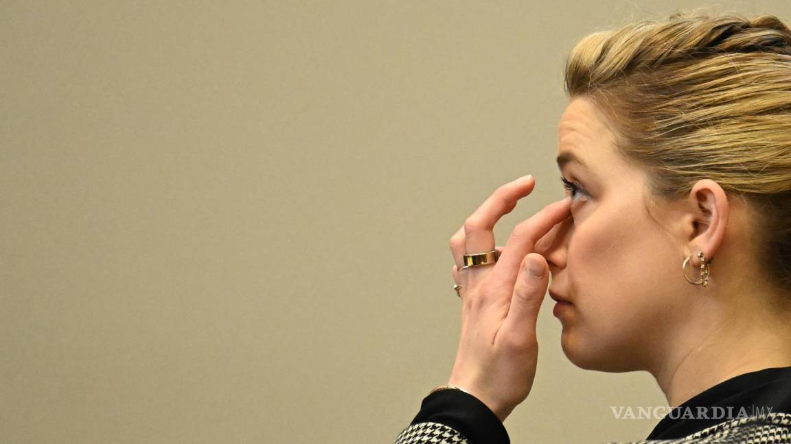 $!La actriz estadounidense Amber Heard llega al juzgado de circuito del condado de Fairfax en Fairfax, Virginia.