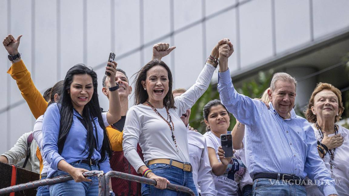 $!María Corina Machado y el candidato a la presidencia de Venezuela Edmundo González Urrutia en una manifestación en Caracas, Venezuela.