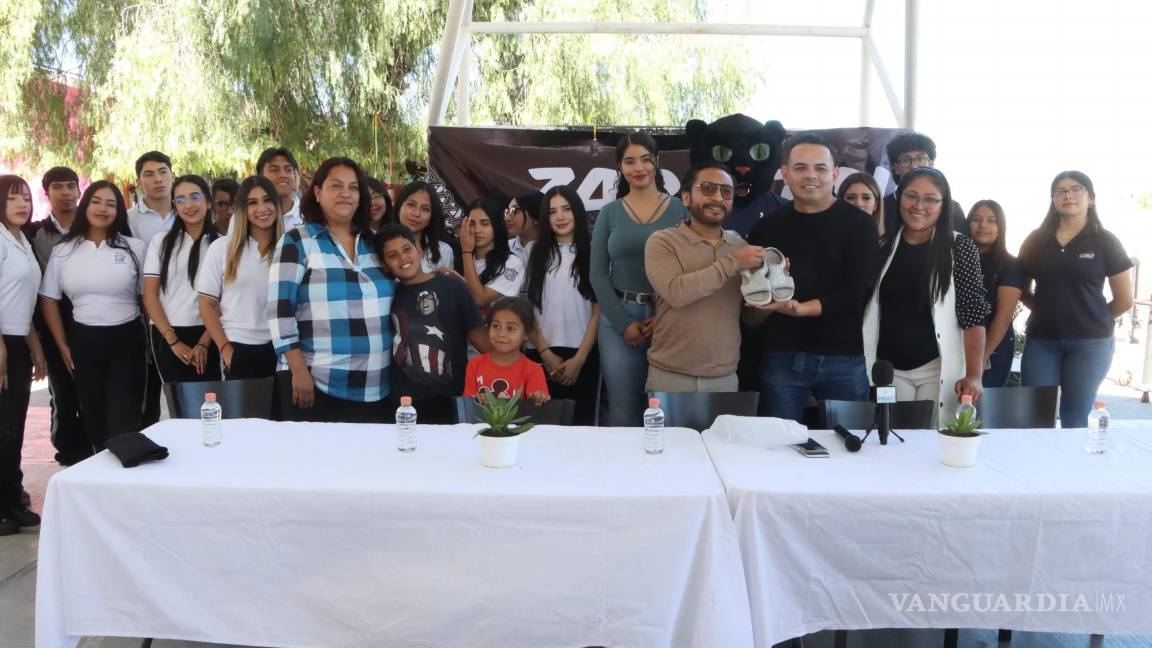 $!Jóvenes del Instituto Vistahermosa y el COBAIN organizaron la donación de calzado, involucrando a sus comunidades en esta noble causa.