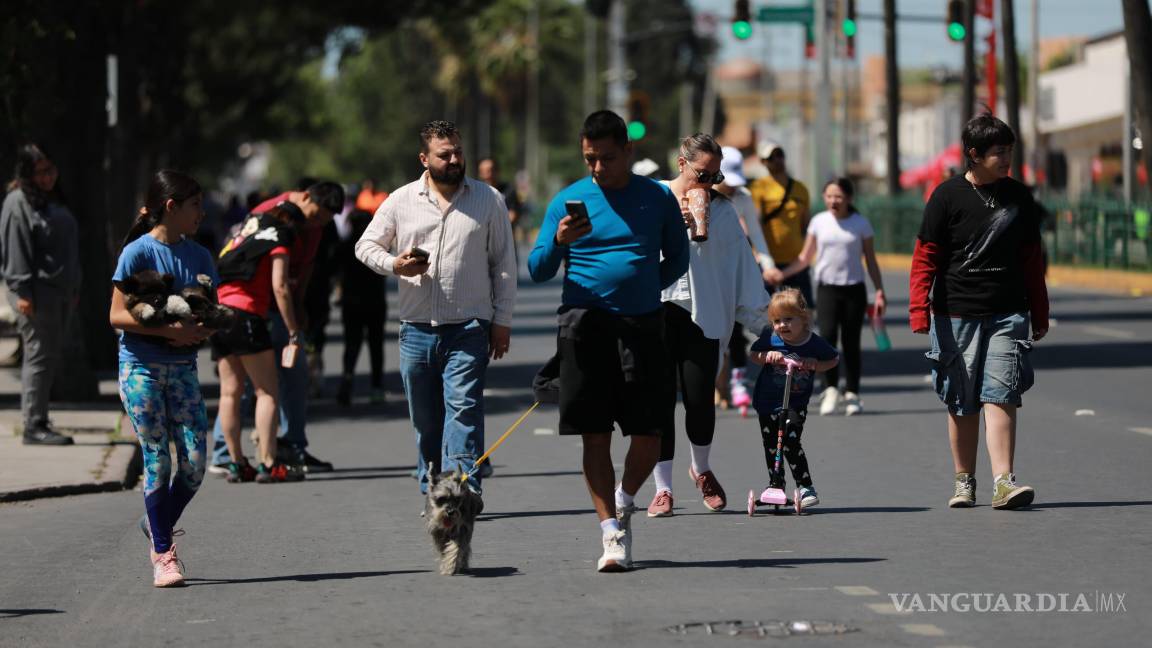 $!Familias completas se dieron cita en la Ruta Recreativa para disfrutar del paseo dominical y festejar el Día de las Madres con actividades al aire libre.