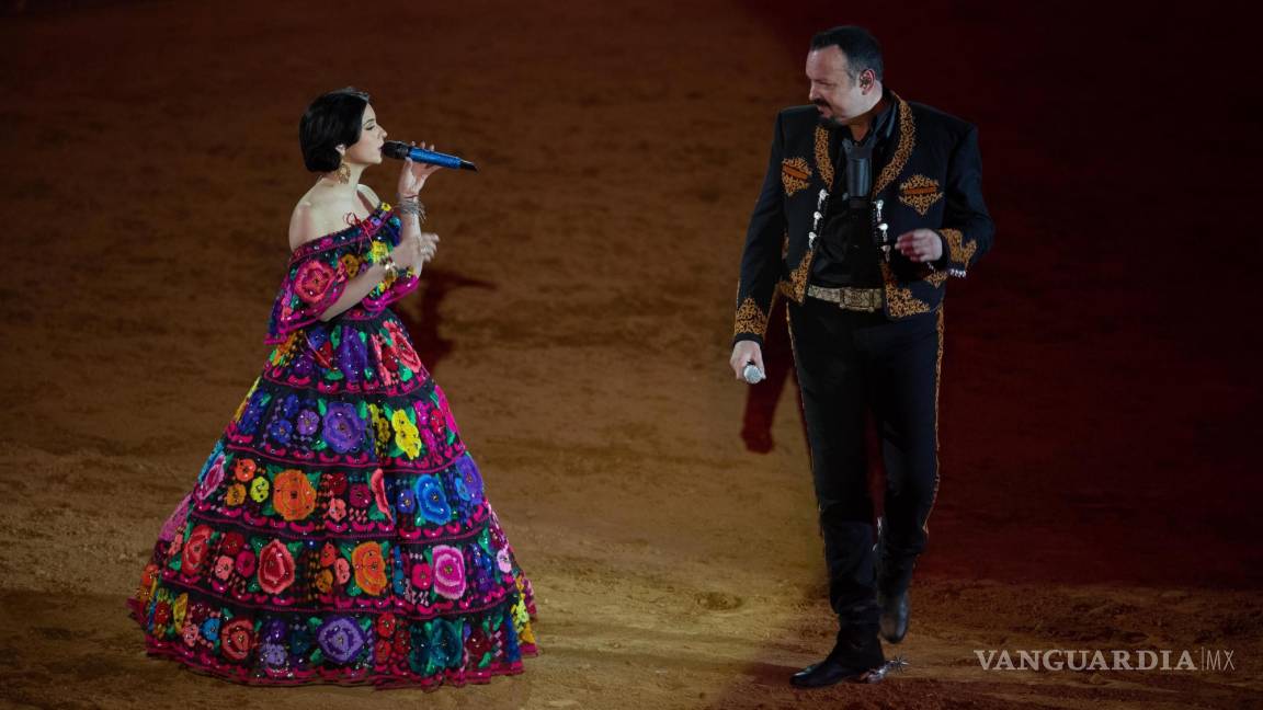 ¡No se va, no se va! Desmiente Pepe Aguilar que Ángela Aguilar se irá de México y no huirá por el hate