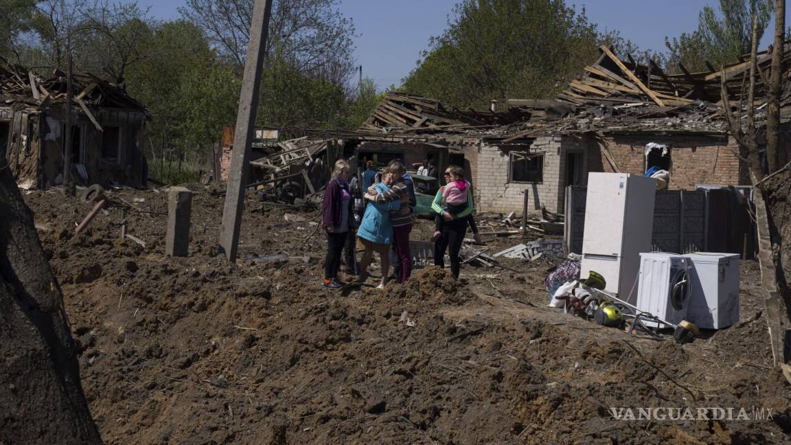 $!La información salió de acuerdo al gobernador Sergei Gaidai quien informó que el pueblo de Bilogorivka fue alcanzado por un ataque aéreo.