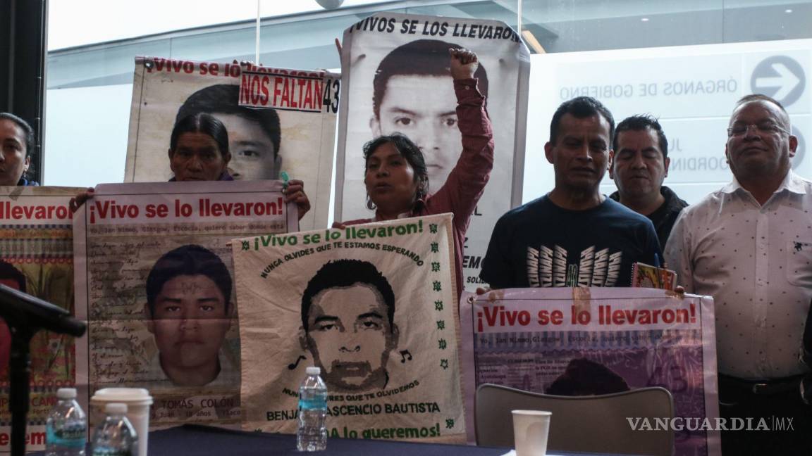 Padres de 43 normalistas de Ayotzinapa piden interlocución con AMLO para continuar investigación