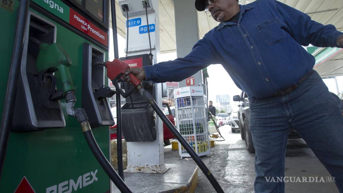 Precio de la gasolina regular en la CDMX cuesta 60% más que en Texas