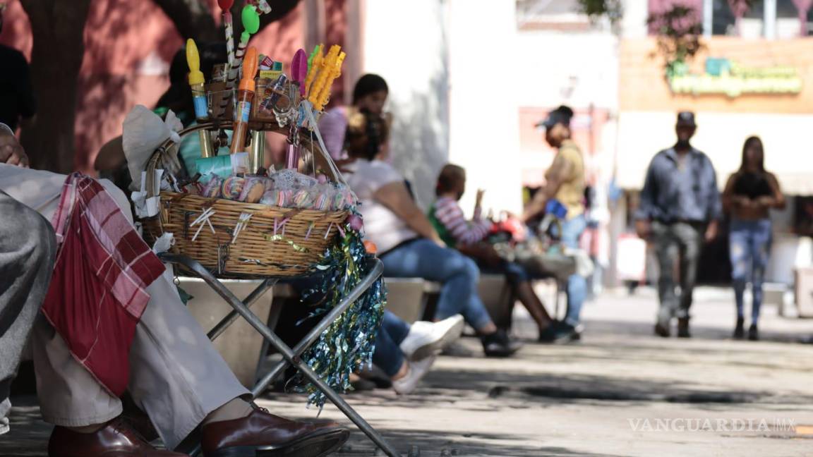 Venden de “todo”... aumenta ambulantaje en el Centro Histórico de Saltillo
