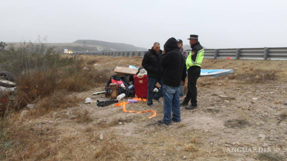 Volcadura sarandea a paisanos en el libramiento norponiente de Saltillo