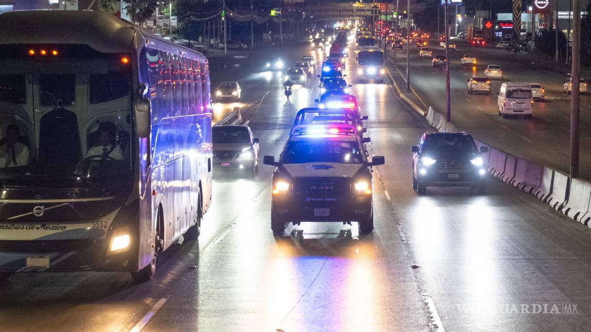 $!Elementos del Ejército, Guardia Nacional, Marina y corporaciones locales participan en patrullajes por vialidades y colonias de Saltillo.
