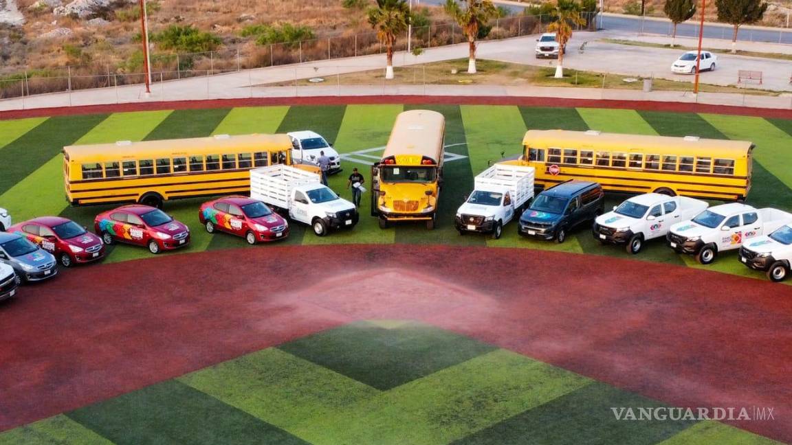 $!Tres nuevas unidades serán destinadas a transporte escolar rural en comunidades alejadas, según anunció el tesorero Juan Francisco Solís.