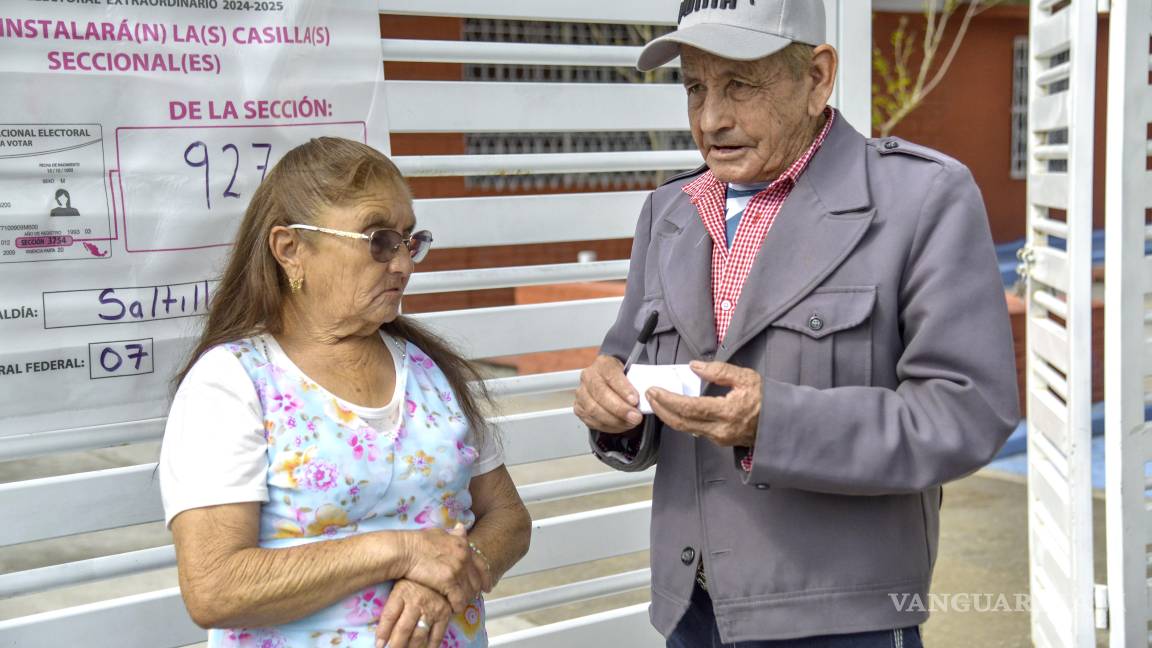 Voto a ciegas, con fe o con acordeón: así sufragaron los adultos mayores en la elección judicial