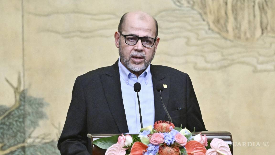 $!Mussa Abu Marzuk, de Hamas, habla durante un evento organizado por el Ministro de Relaciones Exteriores de China, Wang Yi, en Beijing, China.