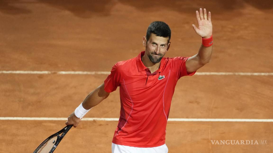 Djokovic despega en su retorno al Abierto de Italia con victoria ante Moutet