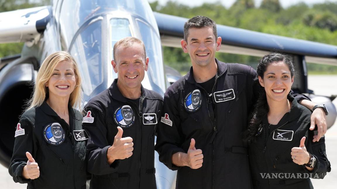 $!De izquierda a derecha: la especialista de misión Anna Menon, el piloto Scott Poteet, el comandante Jared Isaacman y la especialista de misión Sarah Gillis.