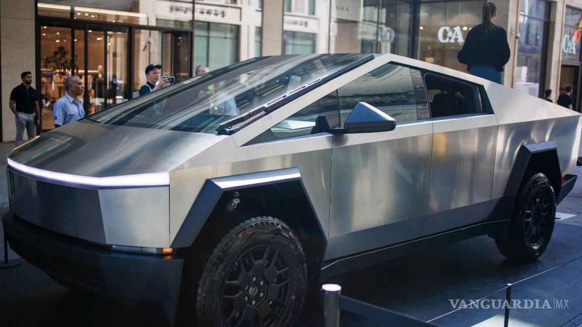 $!El Tesla Cybertruck expuesto en Berlín en mayo de 2024 recorrerá 100 ubicaciones en 20 países.