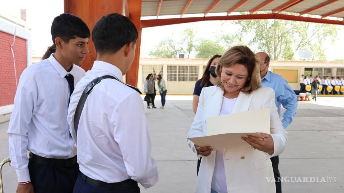 $!Diana Haro convivió con los alumnos del plantel.