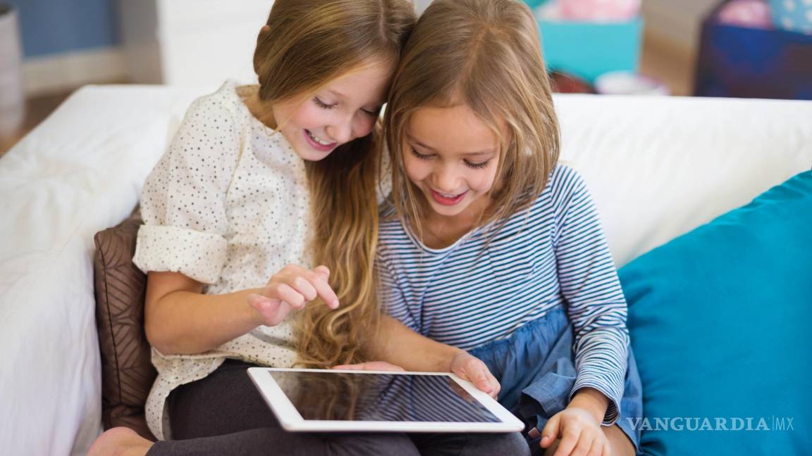 $!“Pasar mucho tiempo con la vista enfocada a las pantallas es otro factor que puede influir en la miopía”, señala José Ramón García Baena.