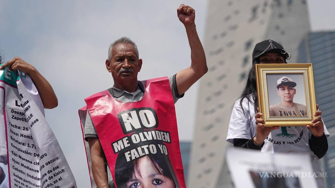 $!José Luis Castillo, padre de Esmeralda Castillo Rincón, desparecida en 2009 en Ciudad Juárez, marchó para exigir justicia en la XII Marcha de la Dignidad Nacional