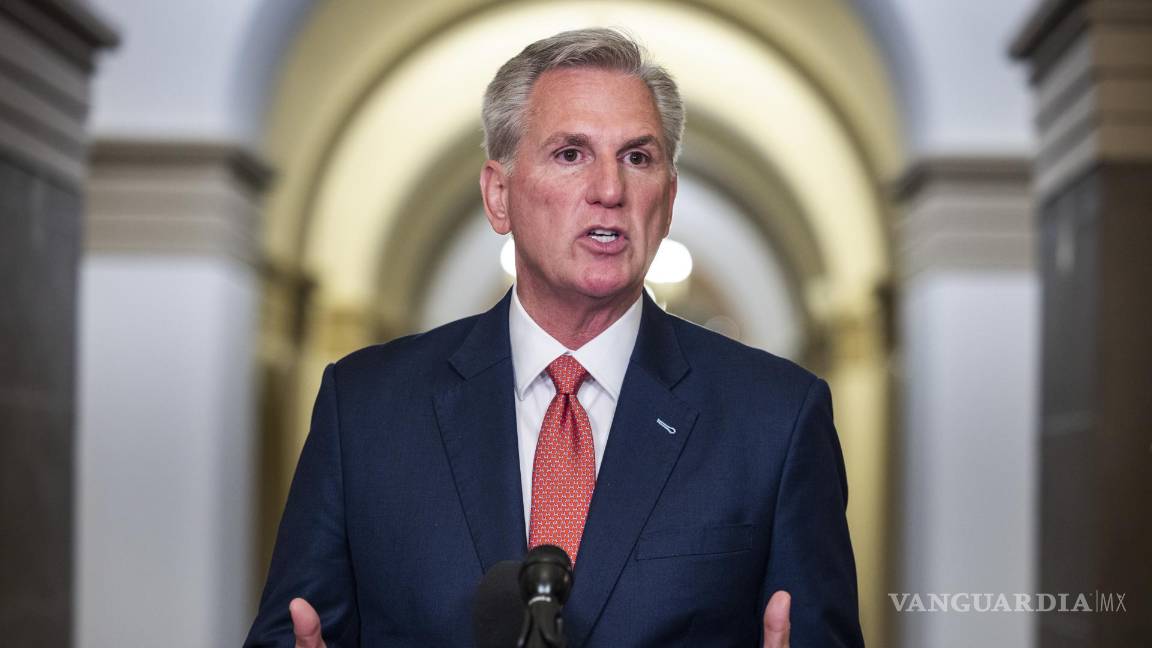 $!El presidente republicano de la Cámara, Kevin McCarthy, habla con los reporteros sobre las negociaciones con la Casa Blanca sobre el límite de la deuda.