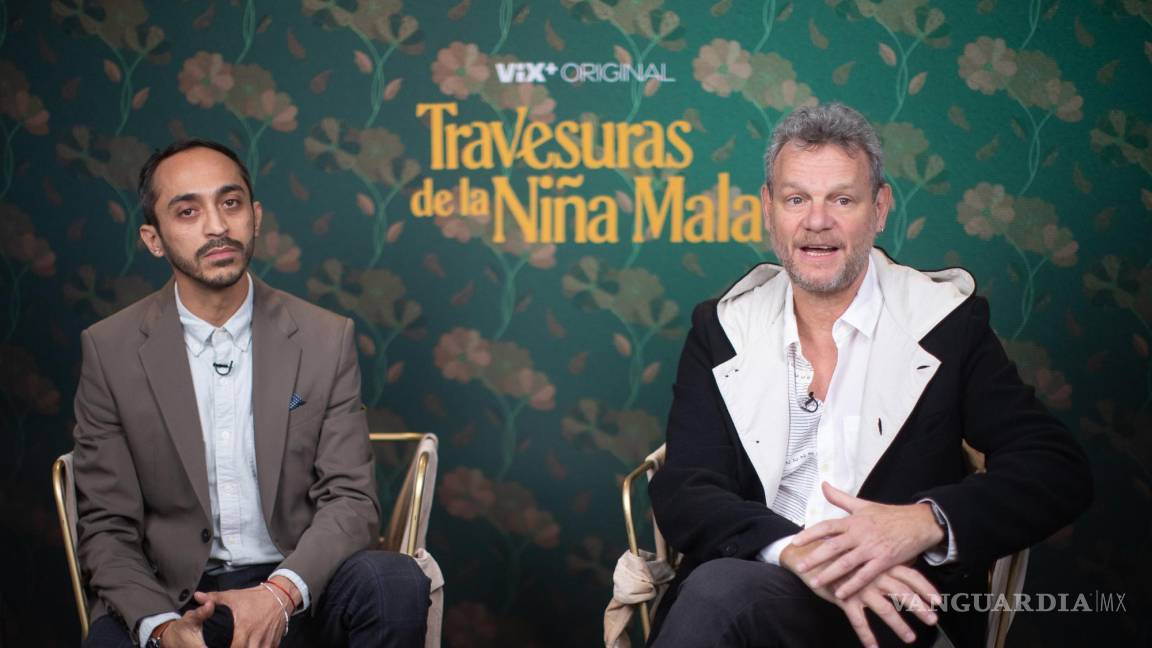 $!Los directores de la serie Travesuras de la niña mala Pável Vázquez (I) y Alejandro Bazzano en Ciudad de México (México).