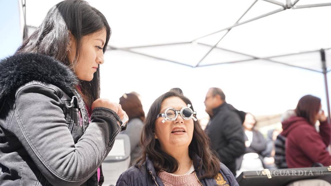 $!Universitarias accedieron a atención médica, orientación emocional y actividades recreativas durante la jornada impulsada por el DIF Saltillo.