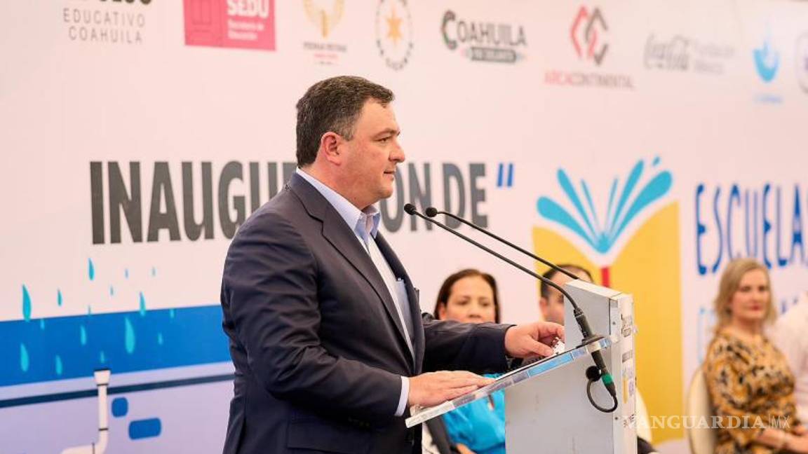 $!Jorge Humberto Sánchez, presidente del Consejo de Administración de Arca Continental, dijo que ésta es la Escuela Número 100 en México con este tipo de sistema de captación pluvial.
