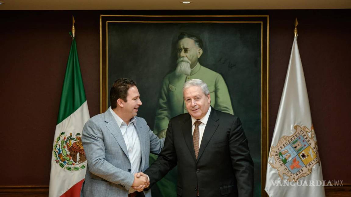 $!Javier Díaz ultimó detalles de su toma de protesta con el alcalde saliente, José María Fraustro.