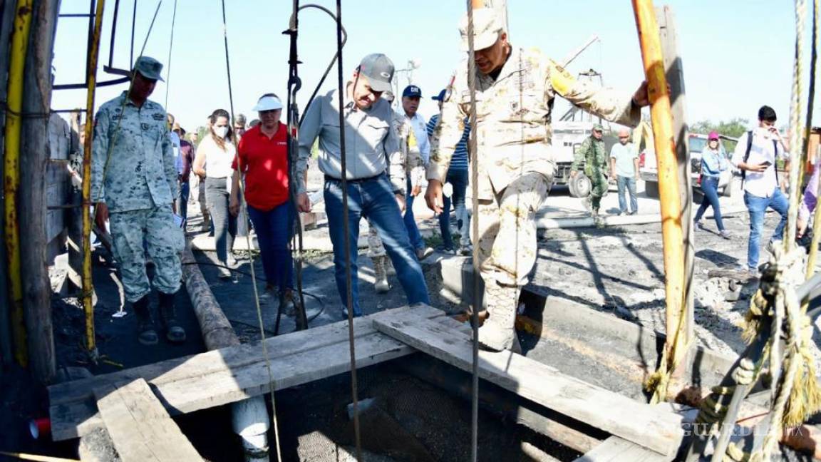 Miguel Riquelme supervisa rescate de mineros en Sabinas, Coahuila