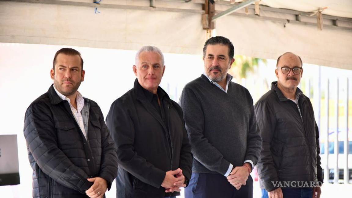 Entrega Alcalde canchas de basquetbol rehabilitadas en la Unidad Deportiva Torreón