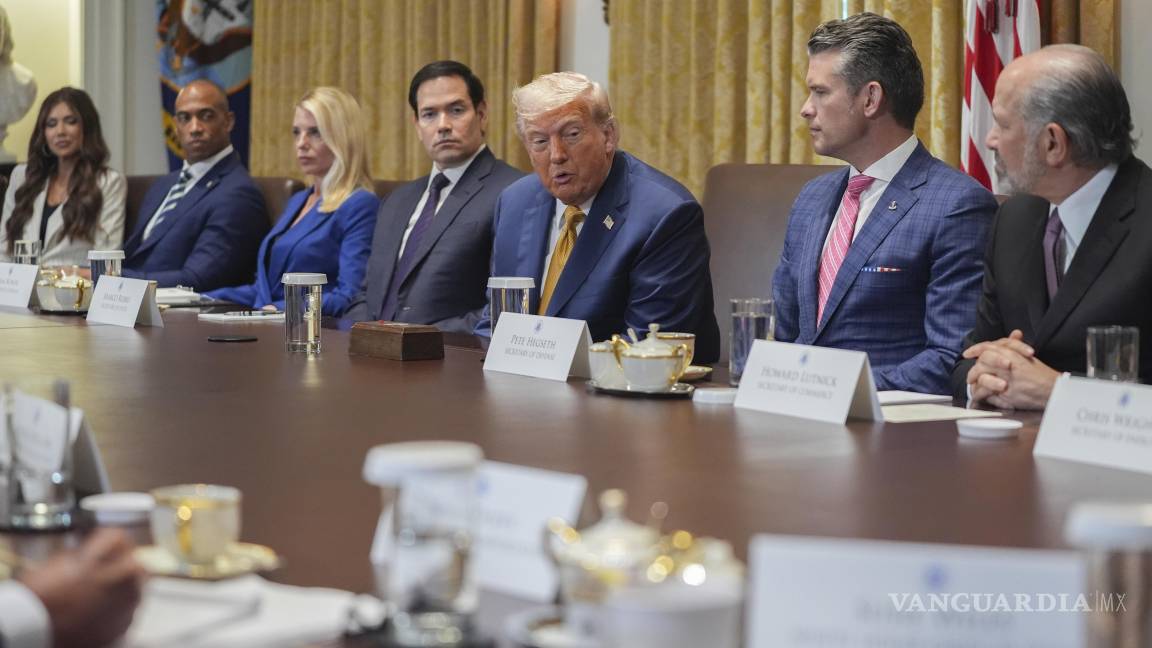 Trump afirma que sigue en pie opción de aplicar sanciones a Rusia; asegura que se ha matado a mucha gente